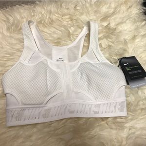 Nike NWT racerback medium support bra